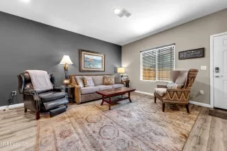 Photo #4: 250056271 Listing