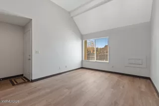 Photo #3: 250056289 Listing