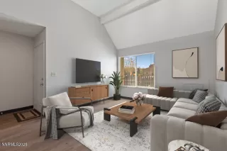 Photo #4: 250056289 Listing