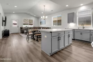 Photo #1: 250056388 Listing 