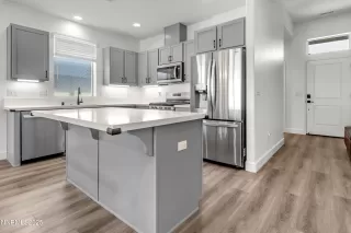 Photo #2: 250056388 Listing 