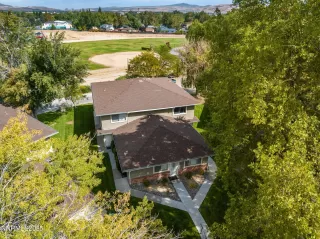 Photo #1: 250056398 Listing