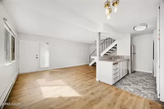 Photo #3: 250056398 Listing