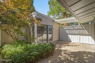 Photo #2: 250056404 Listing 