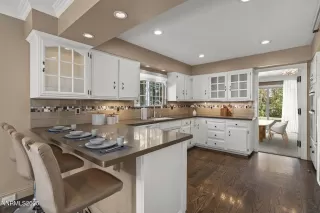 Photo #5: 250056404 Listing 