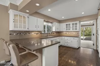 Photo #6: 250056404 Listing 