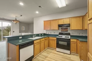 Photo #2: 250056504 Listing 