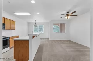 Photo #5: 250056508 Listing