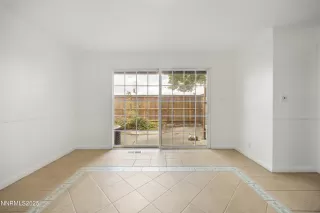 Photo #5: 250056642 Listing