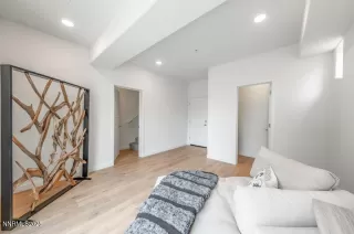 Photo #2: 250056701 Listing