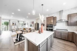 Photo #3: 250056704 Listing