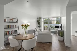 Photo #4: 250056738 Listing