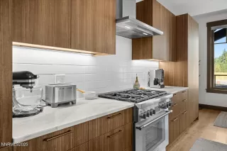 Photo #3: 250056770 Listing