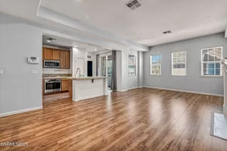 Photo #5: 250056802 Listing 