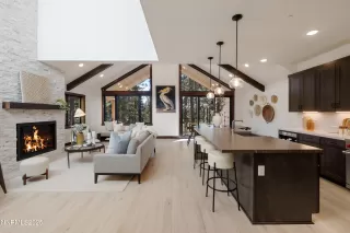 Photo #2: 250056902 Listing 