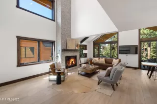 Photo #1: 250056911 Listing