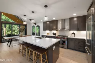 Photo #2: 250056911 Listing