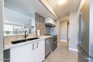 Photo #2: 250056933 Listing