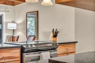 Photo #2: 250057036 Listing