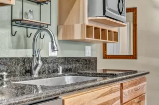 Photo #6: 250057036 Listing