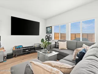 Photo #2: 250057086 Listing