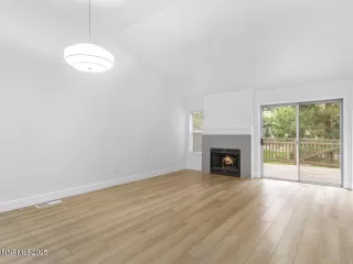 Photo #1: 250057104 Listing 