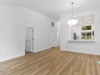 Photo #3: 250057104 Listing 