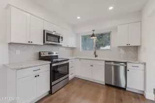 Photo #1: 250057143 Listing