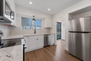 Photo #2: 250057143 Listing