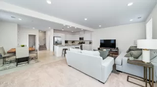 Photo #4: 250057173 Listing