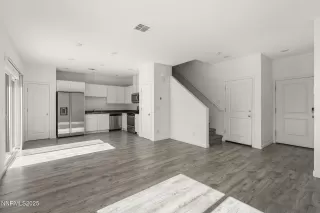 Photo #6: 250057277 Listing
