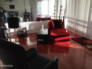 Photo #4: 250057324 Listing