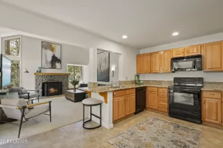 Photo #5: 250057464 Listing