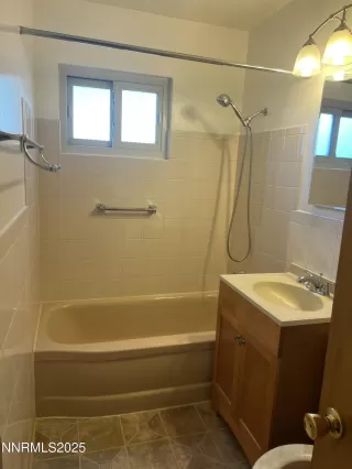 Photo #4: 250057542 Listing