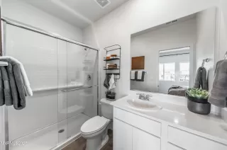 Photo #4: 250057629 Listing