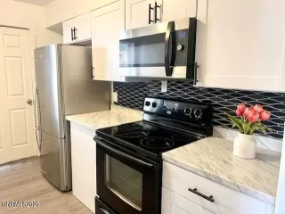 Photo #2: 250057887 Listing