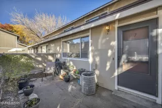 Photo #2: 250057896 Listing