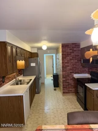 Photo #2: 250057927 Listing