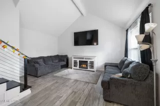 Photo #1: 250057943 Listing 