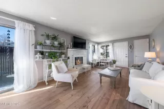 Photo #4: 250057972 Listing