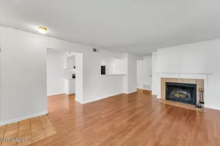 Photo #5: 250057983 Listing