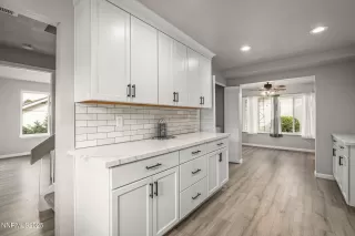 Photo #5: 250057985 Listing