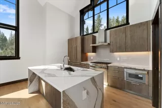 Photo #4: 250058101 Listing 