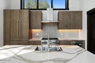 Photo #6: 250058101 Listing 