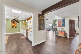 Photo #4: 250058136 Listing