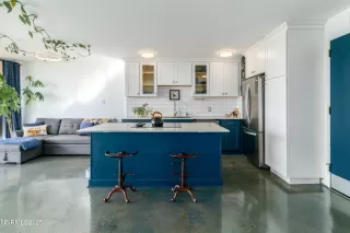 Photo #5: 250058260 Listing