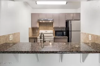 Photo #6: 250058277 Listing