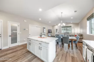 Photo #5: 250058341 Listing