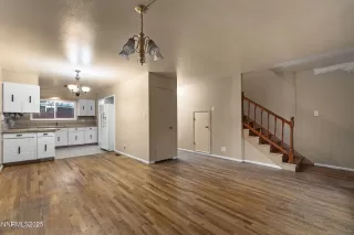 Photo #2: 250058353 Listing