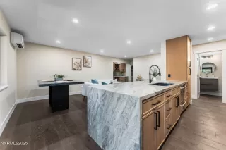 Photo #1: 250058383 Listing